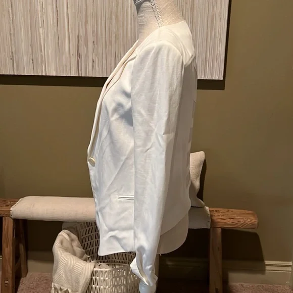 BCBG MAX AZRIA JAIMY BLAZER - Picture 2 of 6